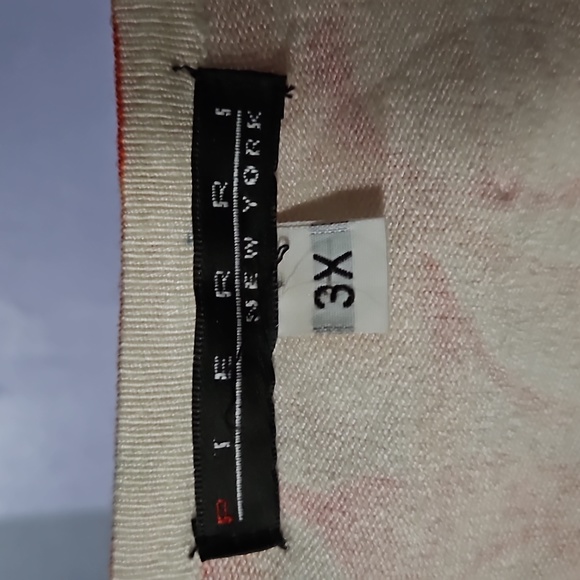 Women top - Picture 2 of 3